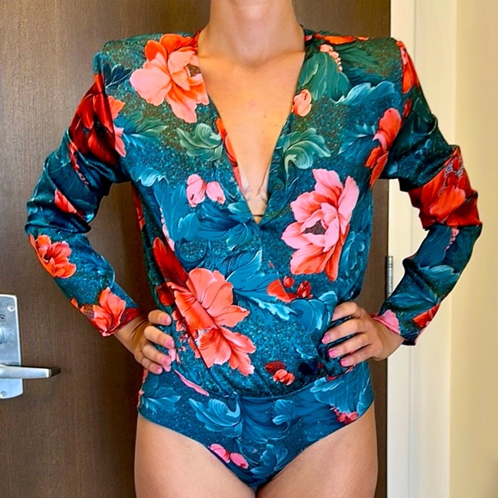 ZARA Floral, Deep Plunge,Faux Wrap, Long Sleeve Shoulder Pads, 3 Snaps Bodysuit